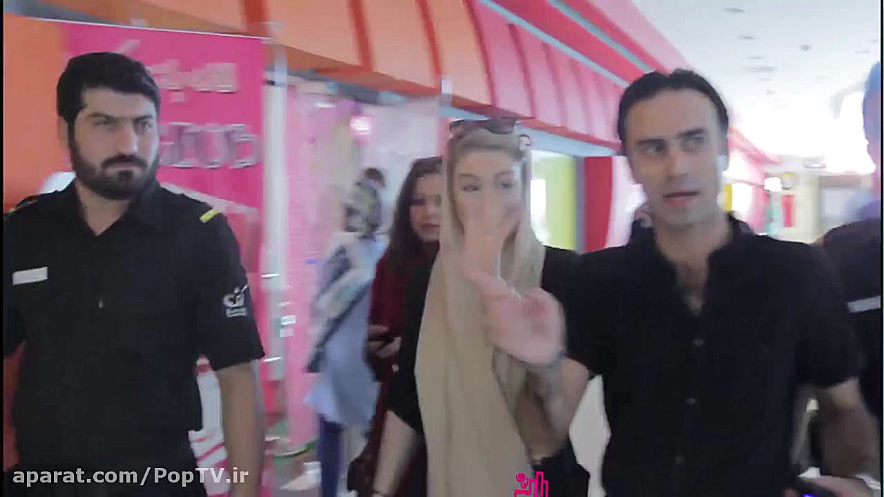 اولین اکران مردمی فیلم " آبنبات چوبی" با حضور سحر قریشی زمان104ثانیه