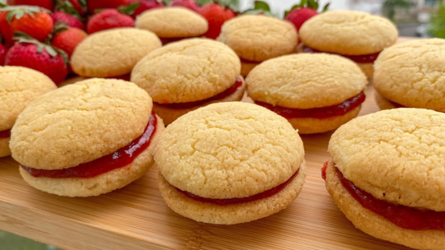 طرز تهیه شیرینی خشک با کرم توت فرنگی :: شیرینی های لذیذ خانگی