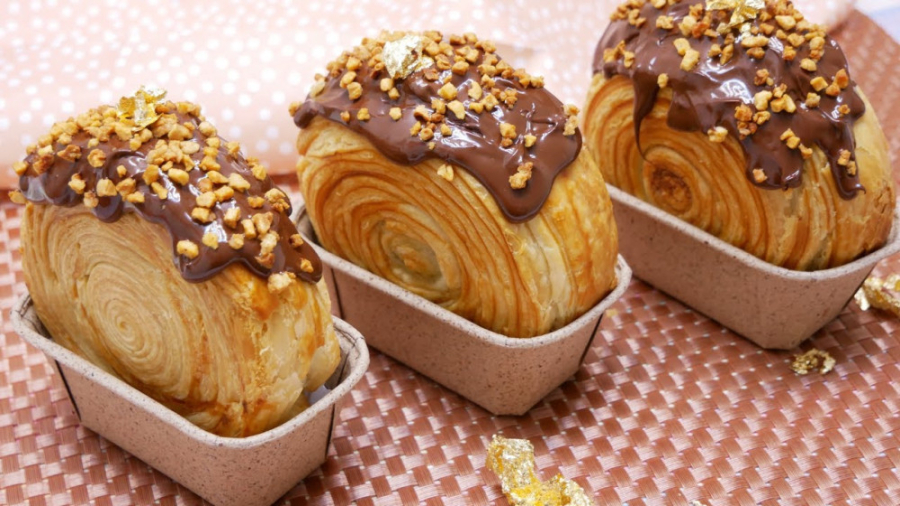 طرز تهیه رولت ساده با سس شکلات :: شیرنیی های خوشمزه خانگی 2023