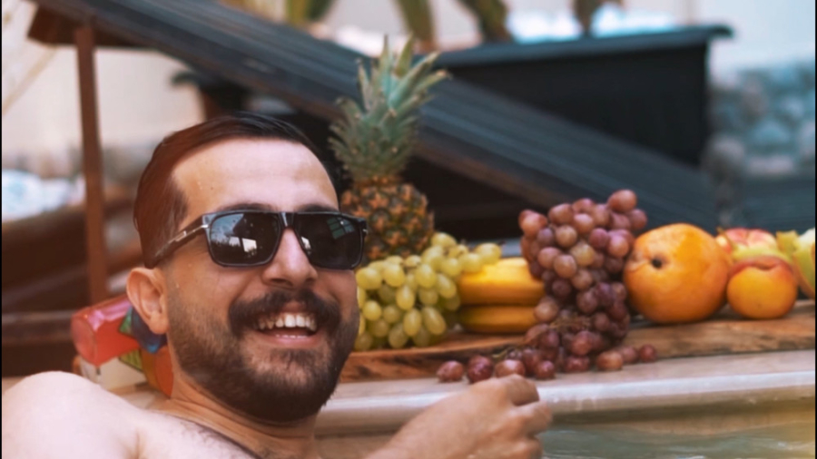 پوستر بزرگ