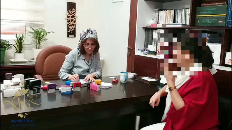 بررسی علت ریزش مو و لک صورت دکتر ریحانه مهرگان