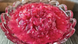 طرز تهیه مربای گل محمدی خوشمزه...