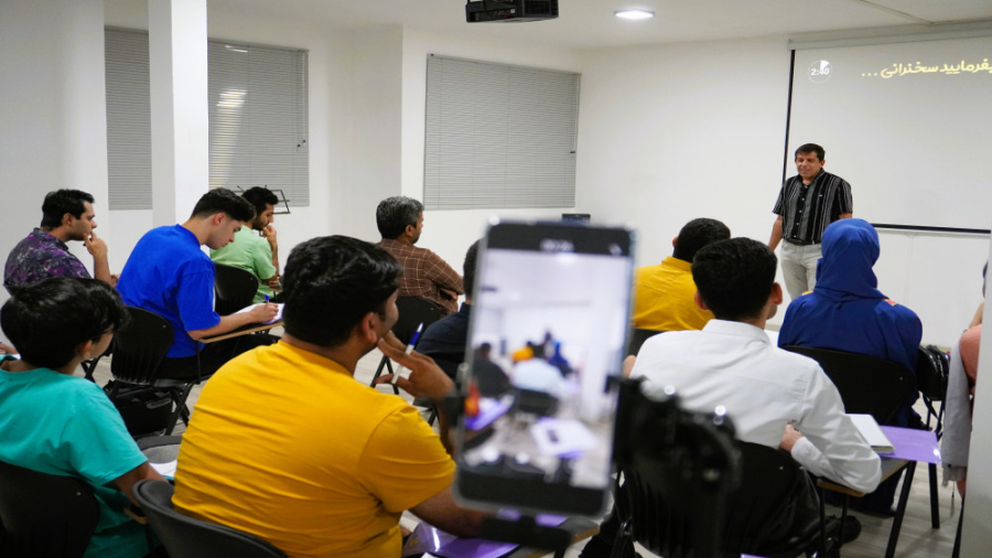 اولین جلسه از ۳۰مین دوره سخنرانی و فن بیان بندرعباس