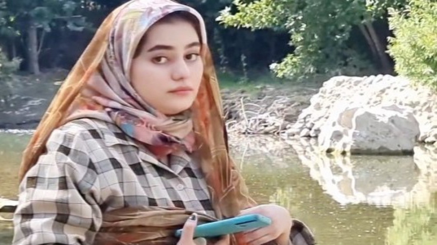 کلیپ خنده دار طنز مینا - مسافرت رفتن کوتاه مدت اصفهانیا برداشتن زگیل