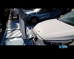 روشن شدن کلید ایستگاه های شارژ خودروهای برق پایتخت روشن شدن کلید ایستگاه های شارژ خودروهای برق پایتخت