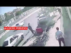 حمله ور شدن یک فرد به مردم با سلاح سرد حمله ور شدن یک فرد به مردم با سلاح سرد