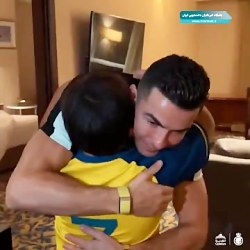 رونالدو آرزوی کودک هوادار ایرانی را برآورده کرد رونالدو آرزوی کودک هوادار ایرانی را برآورده کرد