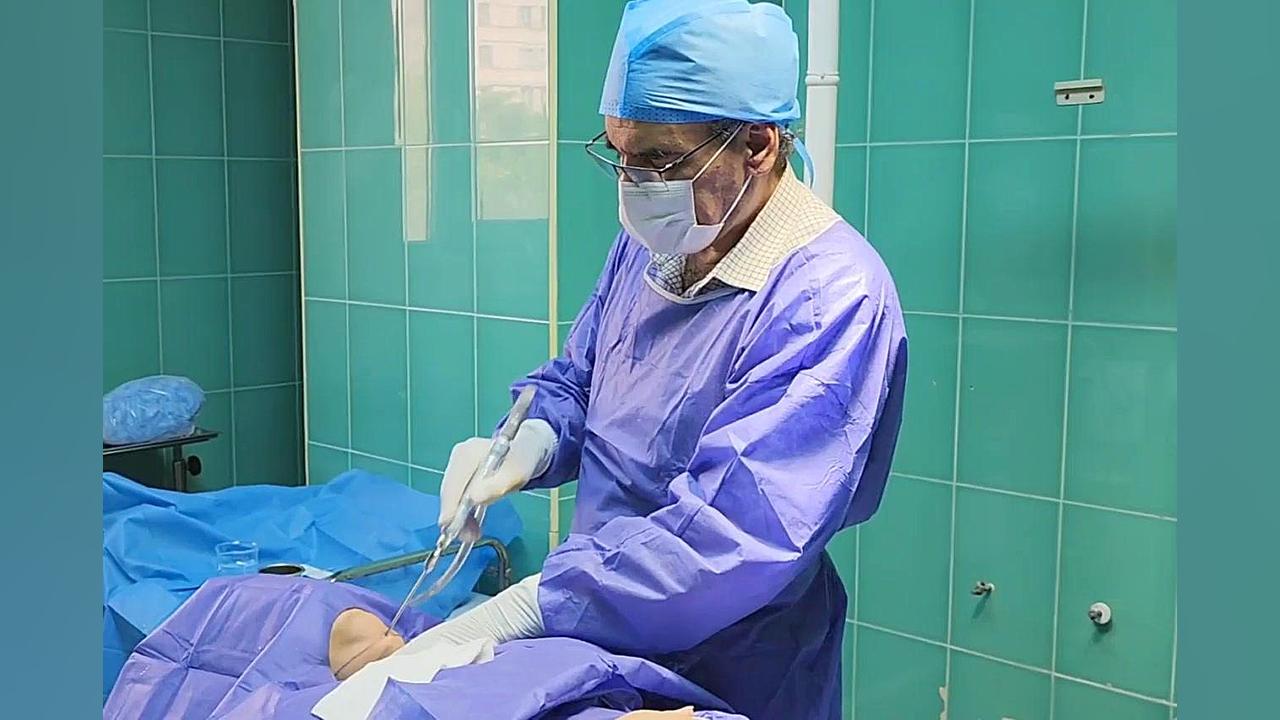 ساکشن غبغب دکتر علی ابراهیمی فوق تخصص جراحی پلاستیک .