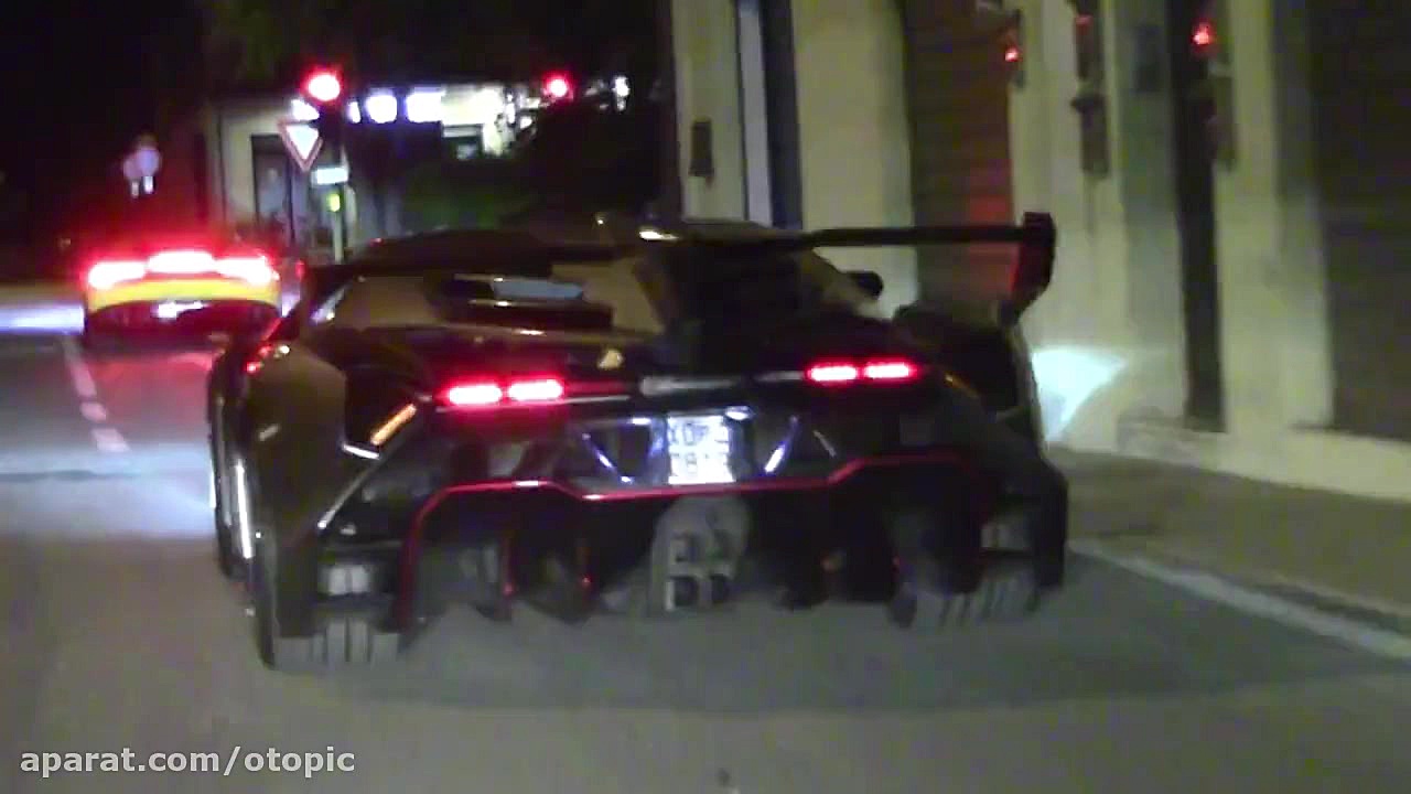 مدل های Veneno و Huracán شرکت لامبورگینی در جاده سلنا گومز