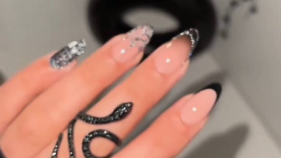 طراحی ناخن/ دیزاین ناخن/ لاک /کاشت ناخن