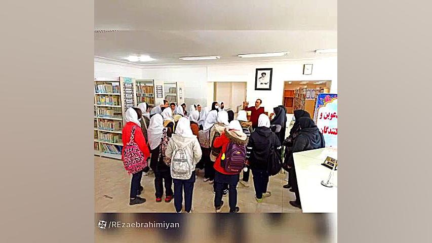 معرفی کتابخانه ن و القلم شهرستان شاهین دژ زمان58ثانیه