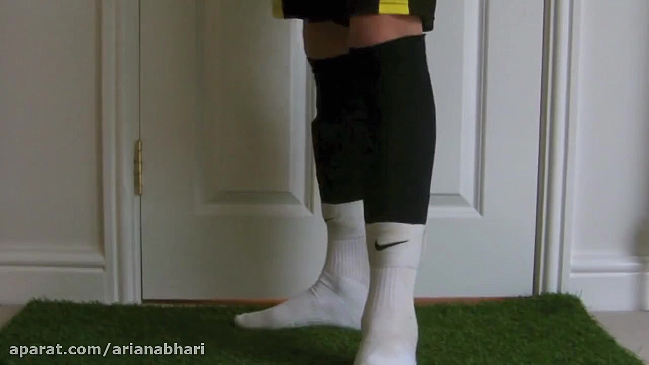 نحوه پوشیدن جوراب فوتبال نیکی کریمی