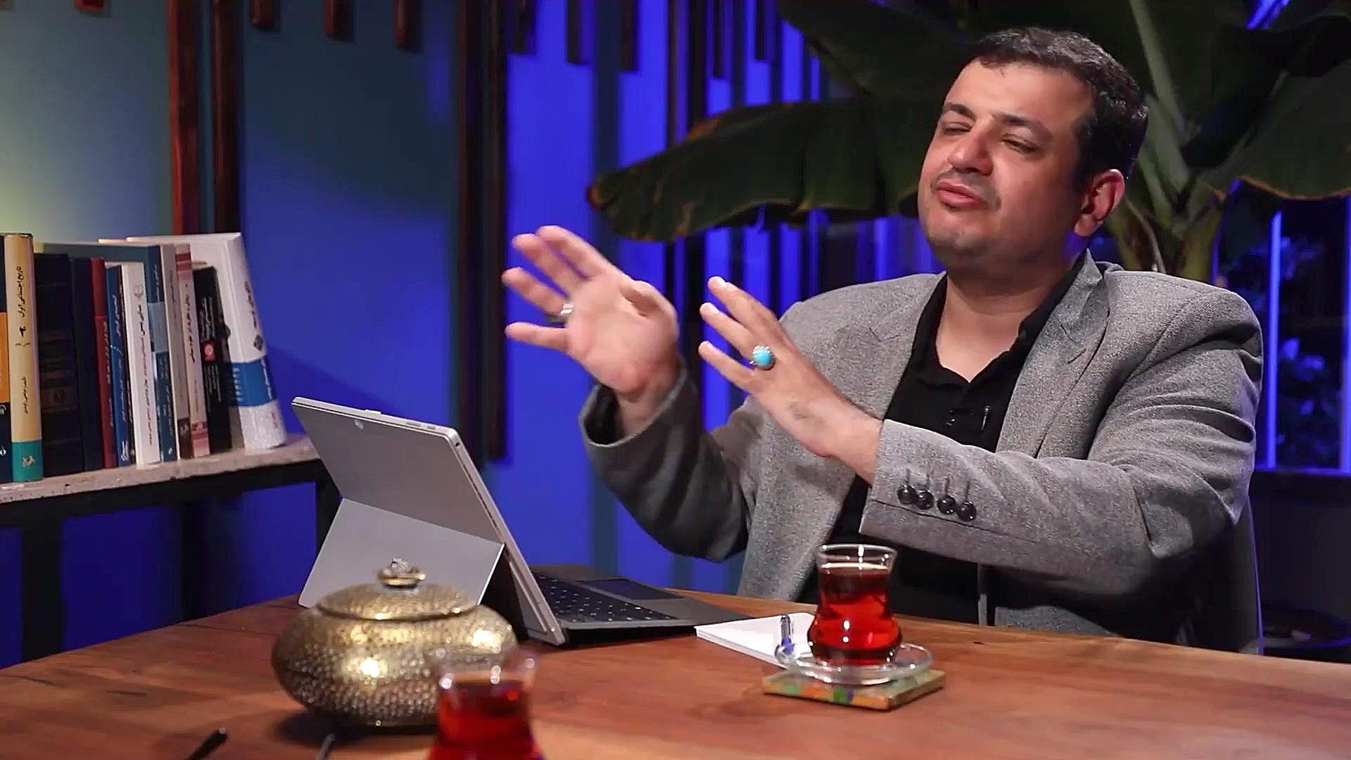 مصاحبه استاد رائفی پ..