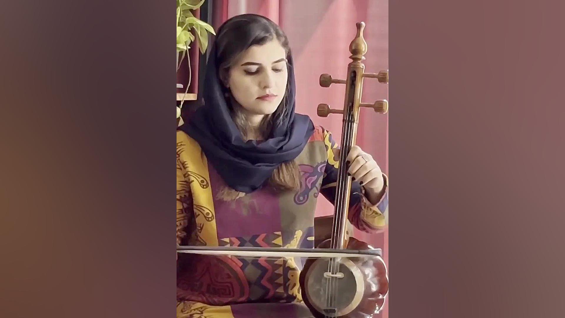 نوازندگی زیبای کمانچه از آناهیتا رزمجویی زمان39ثانیه