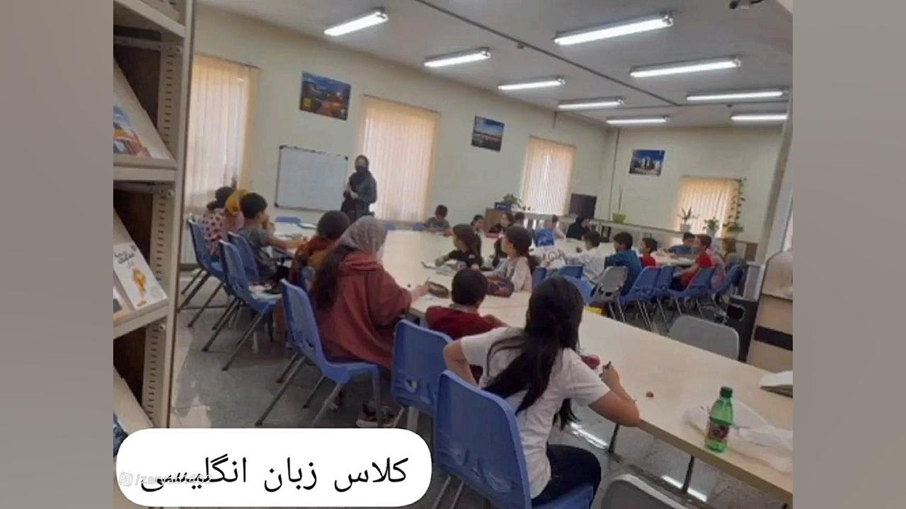 فیلم معرفی کتابخانه عمومی دکتر زریاب خویی زمان139ثانیه