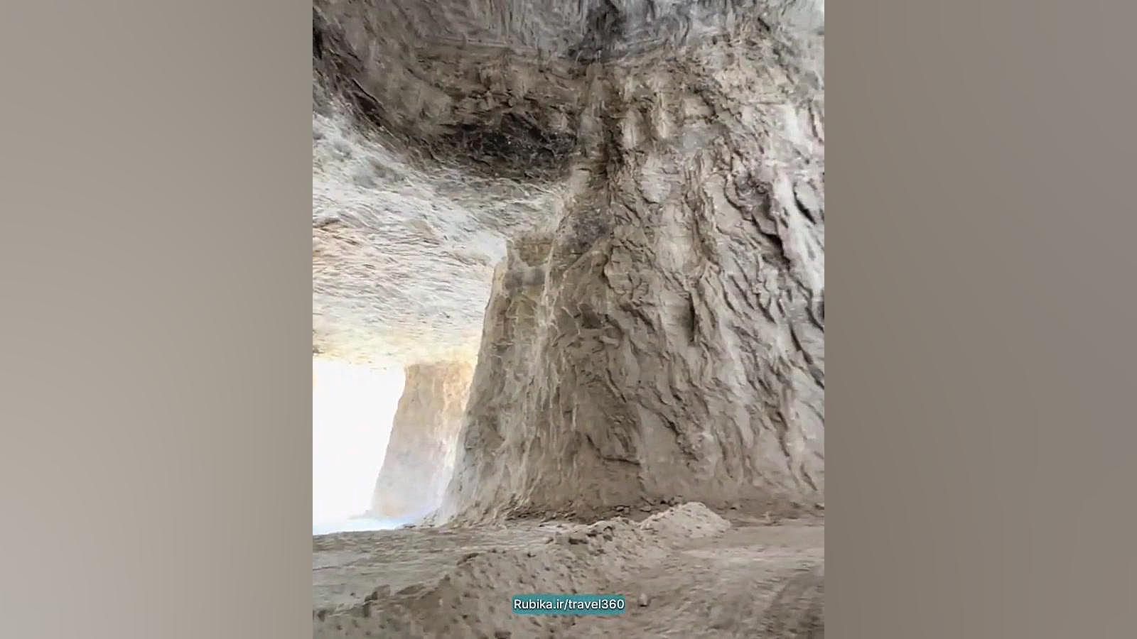 پوستر بزرگ