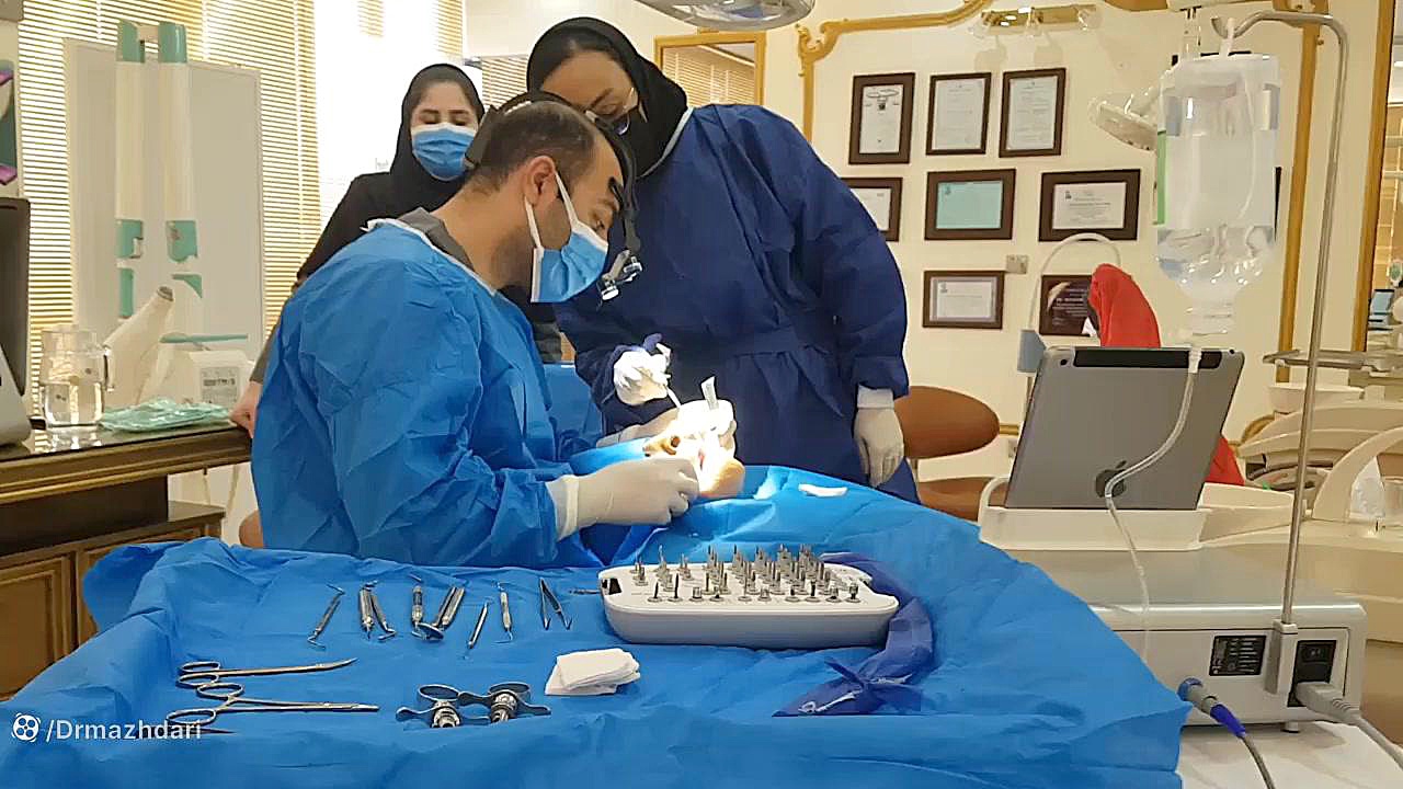 یک واحد ایمپلنت دکتر محمد اژدری