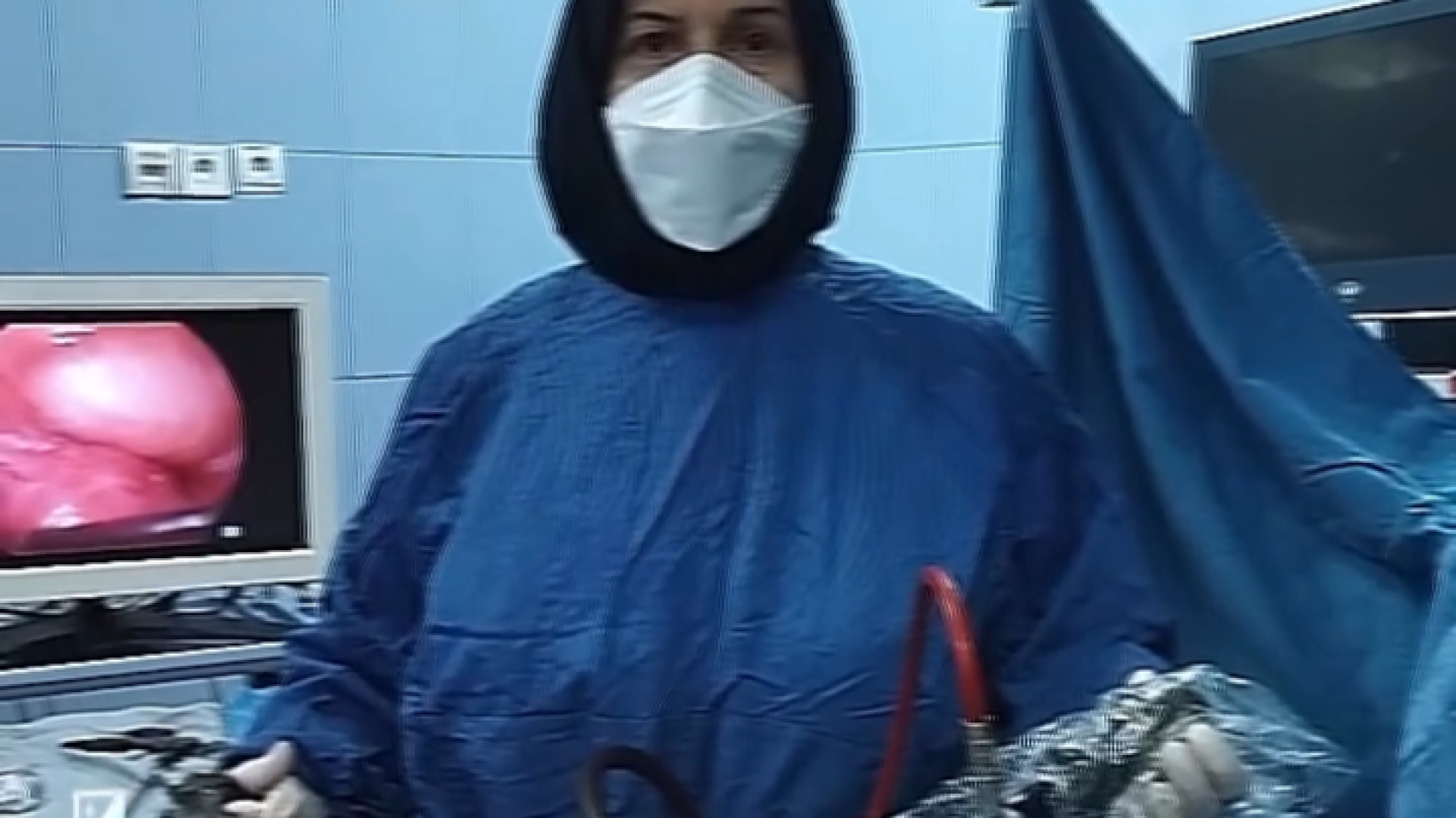 جراحی خانم ۵۱ ساله با مشکل کانسر رحم دکتر اعظم السادات موسوی فوق متخصص انکولوژی زنان