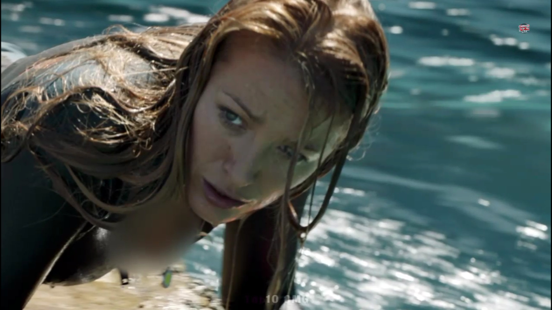 معرفی فیلم ترسناک و اکشن آب های کم عمق | The Shallows زمان89ثانیه