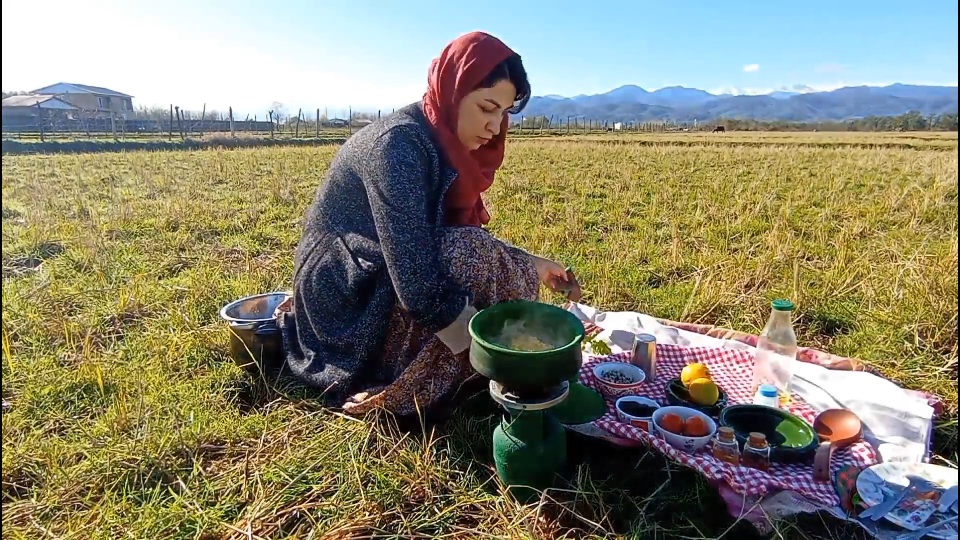 قرمه سبزی شمالی در ( گمج) بخور...