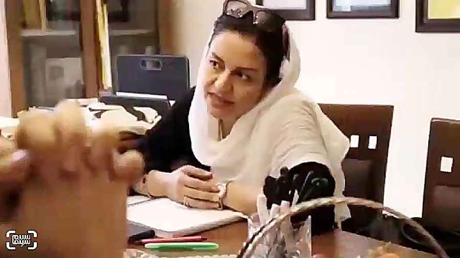 دورخوانی فرهاداصلانی و مریلازارعی برای فیلم زیرسقف دودی زمان58ثانیه