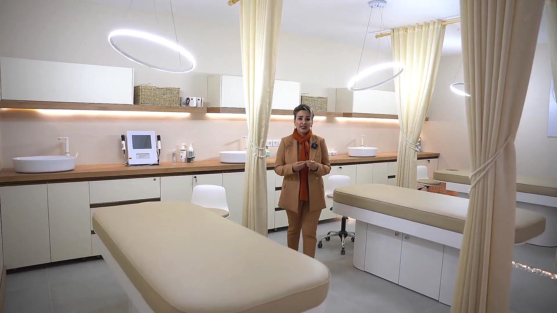 تیزر تبلیغاتی معرفی سالن زیبایی هستی صالحی در کرمان زمان62ثانیه