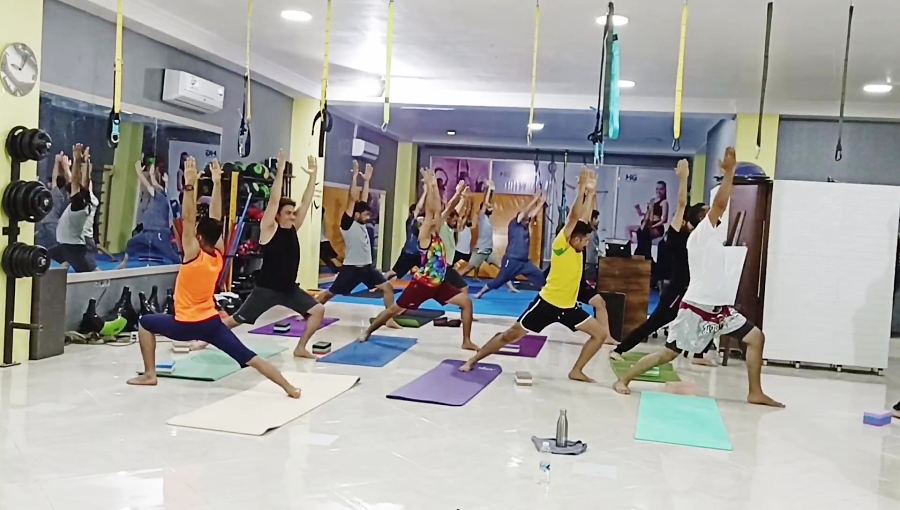 کلاس یوگا آقایان