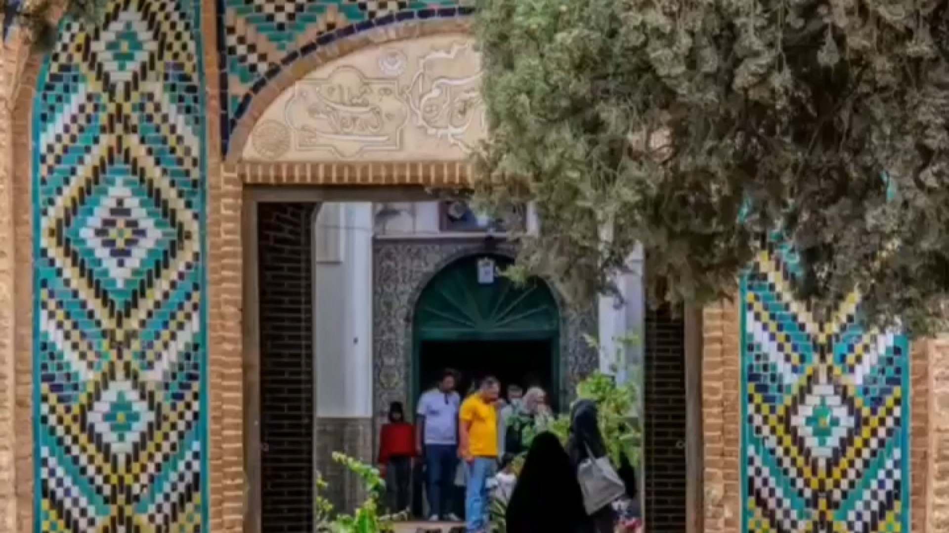 پوستر بزرگ