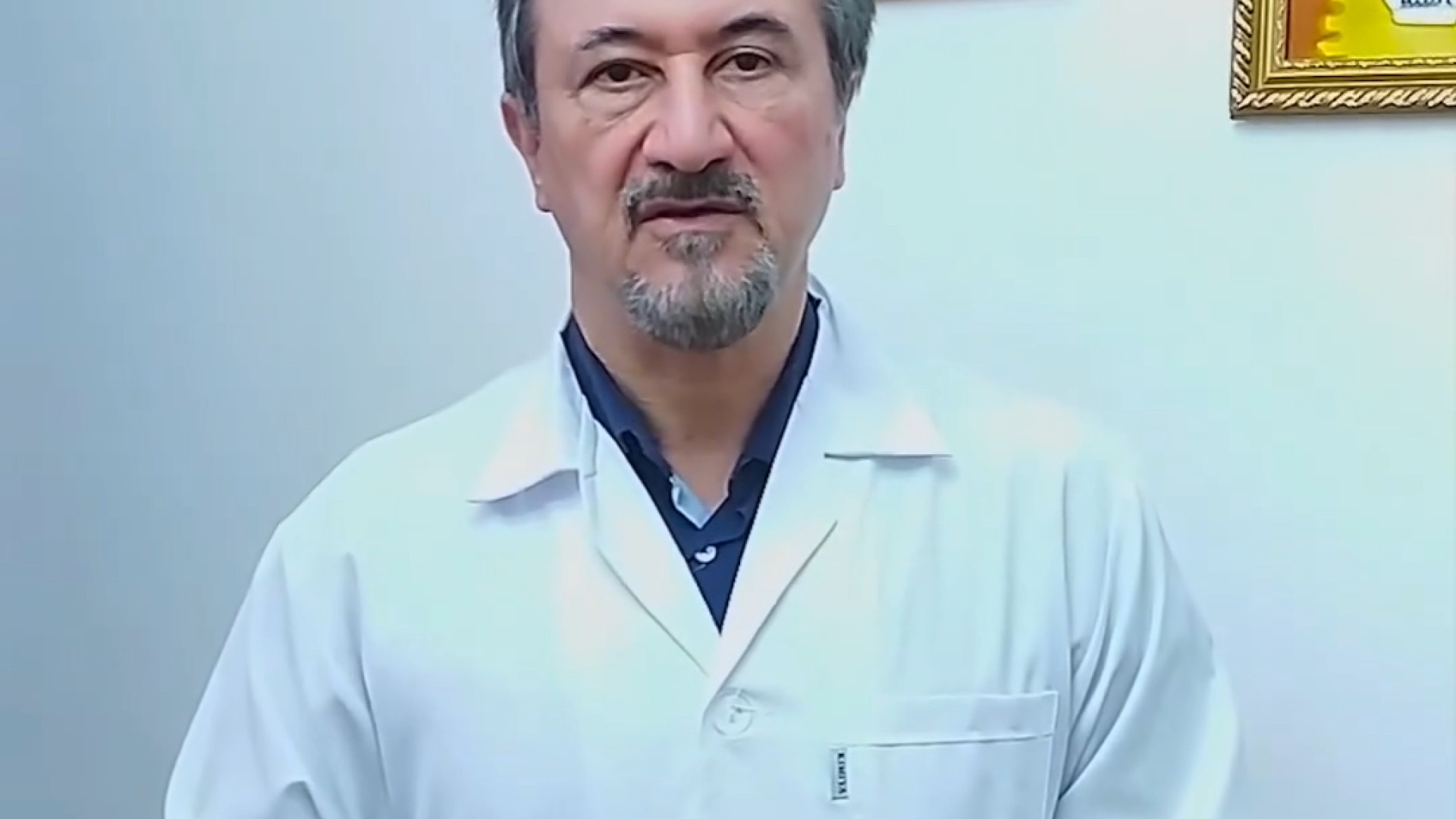 عملهمزمان حذف عینک و بینی دکتر محمدرضا آخوندی نسب-فوق تخصص جراحی پلاستیک