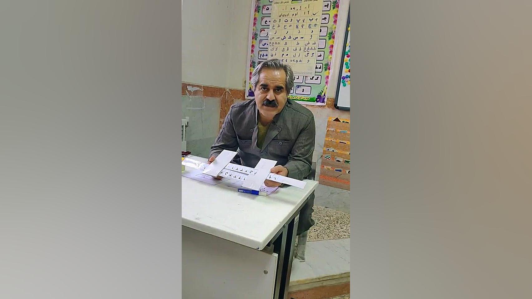 معرفی یک وسیله کمک آموزشی دست ساز برای انجام انواع جمع زمان169ثانیه