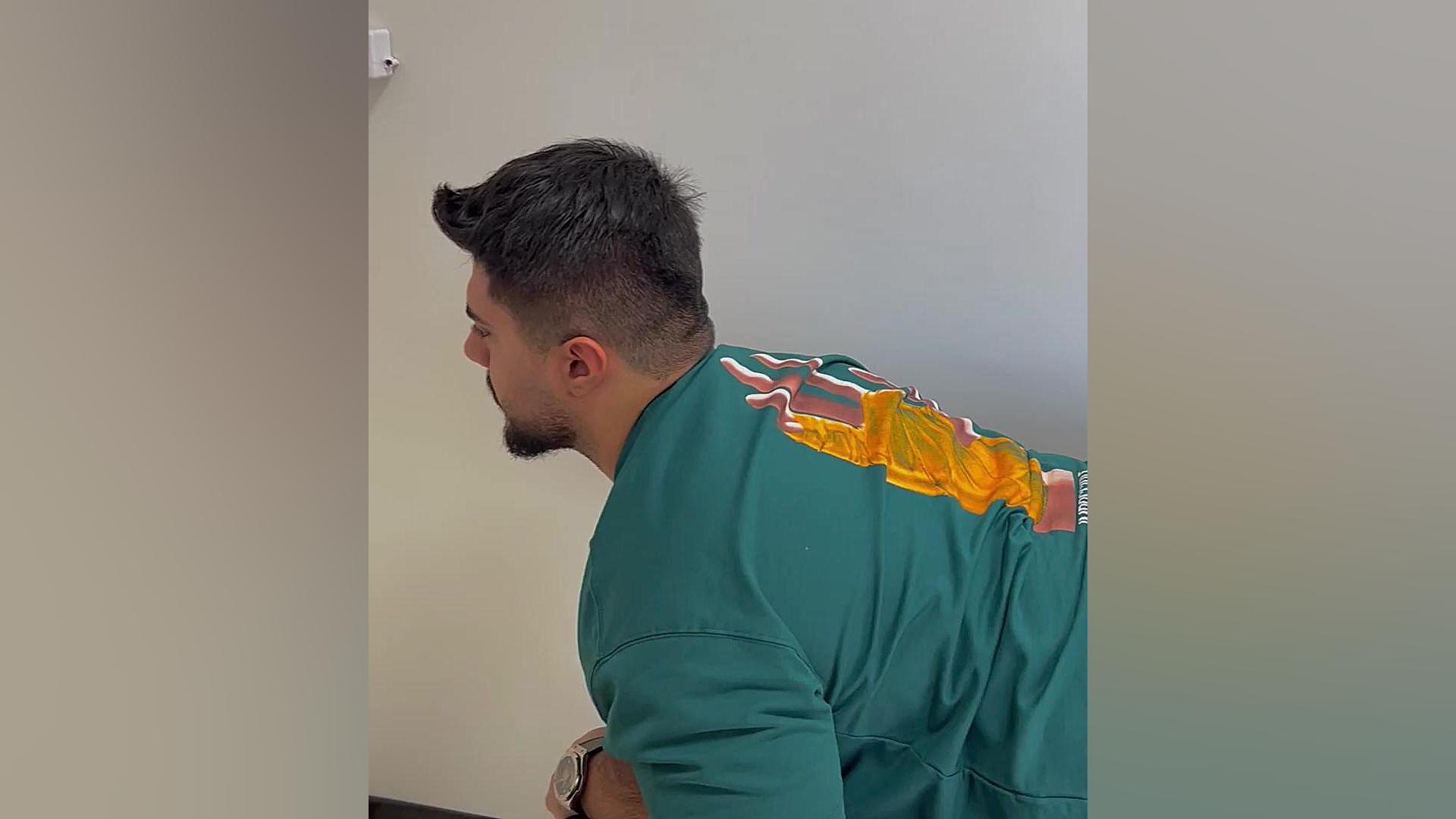 تمرین فیزیوتراپی شماره ۹ باز کردن قوز پشتی ( اکستنشن توراسیک) پلاستیک لثه