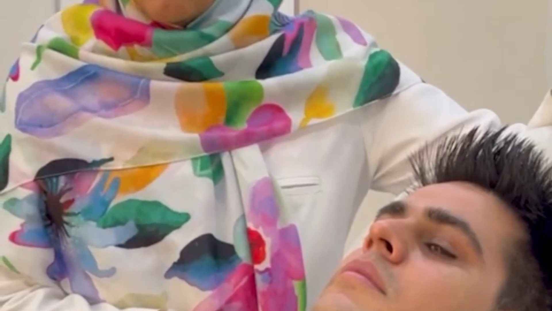 برداشتن خال صورت دکتر حمیده آقایی