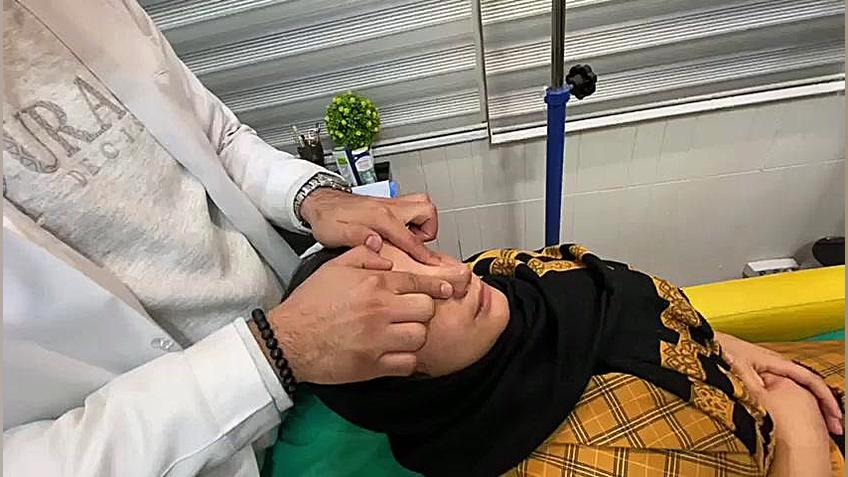 ماساژ بینی بعد از عمل جراحی زیبایی بینی دکتر حمیدرضا مفرد