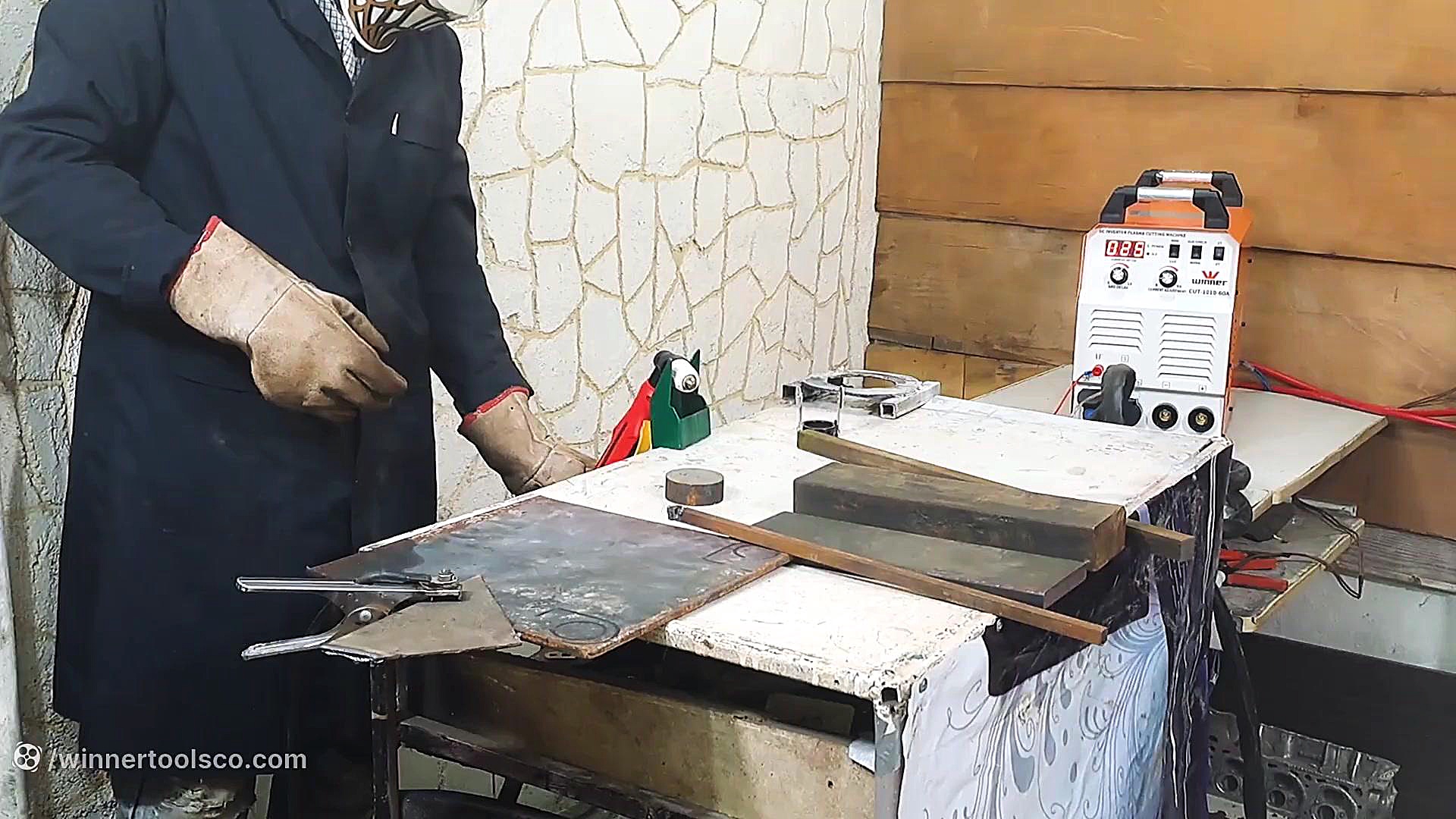 تست عملی دستگاه برش پلاسما مدل CUT 60 استوری فشفشه‌ای