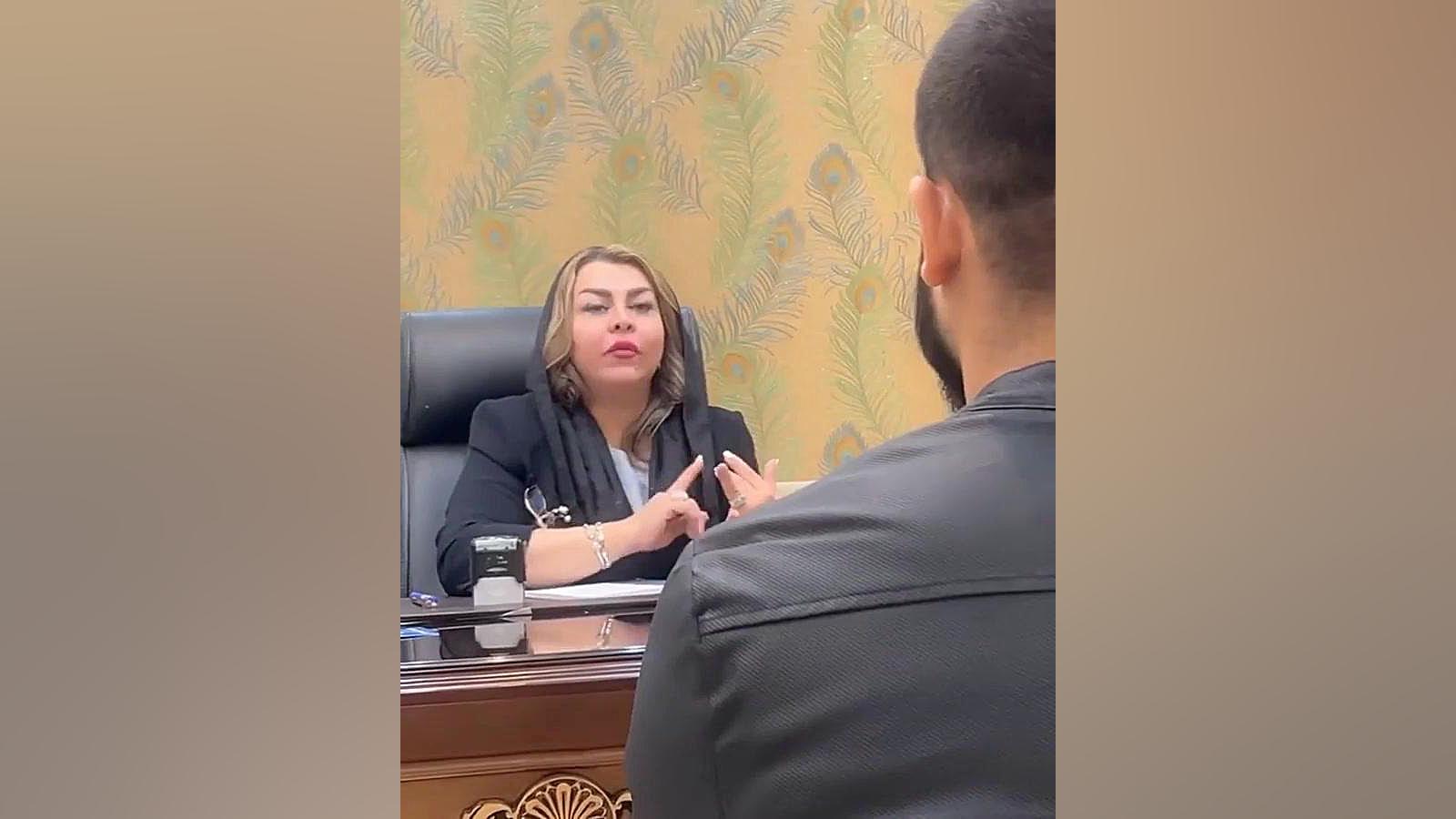 نکات مهم درمورد شستشوی موها و درمان چربی کف سر و ریزش مو دکتر فرحناز زینعلی - متخصص پوست، مو، زیبایی زنجان