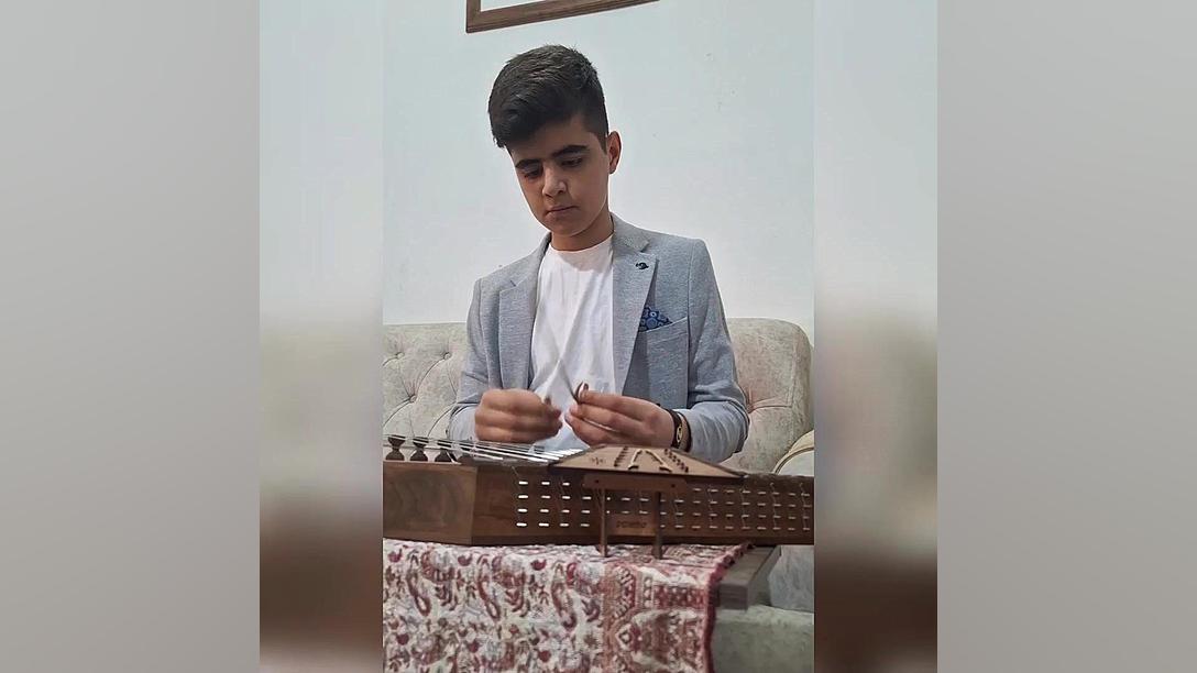 آهنگ درسکوت شب...با نوازندگی :پارسا ملکیان️️️ زمان76ثانیه