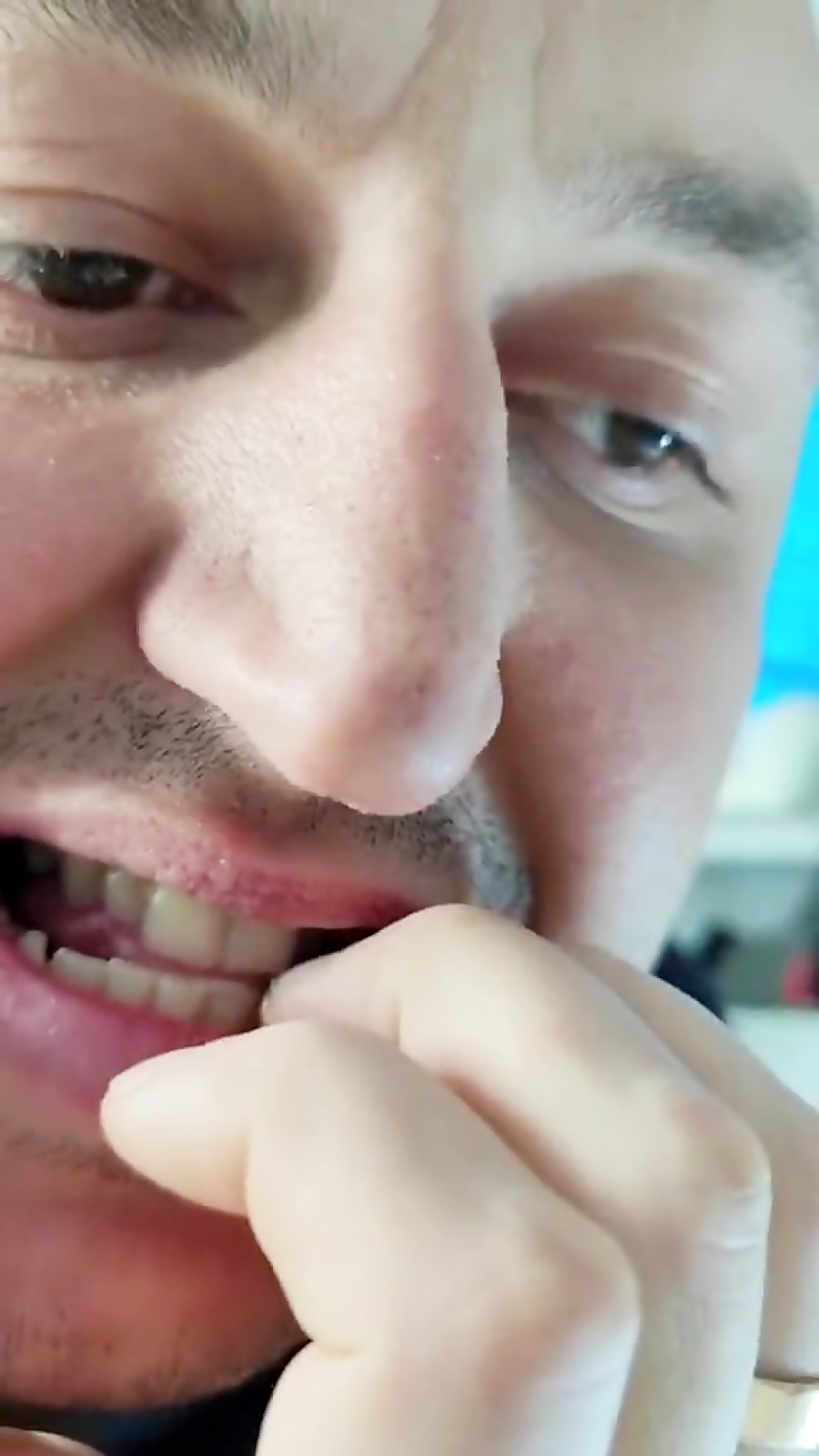 زیر ناخن چی میگذره