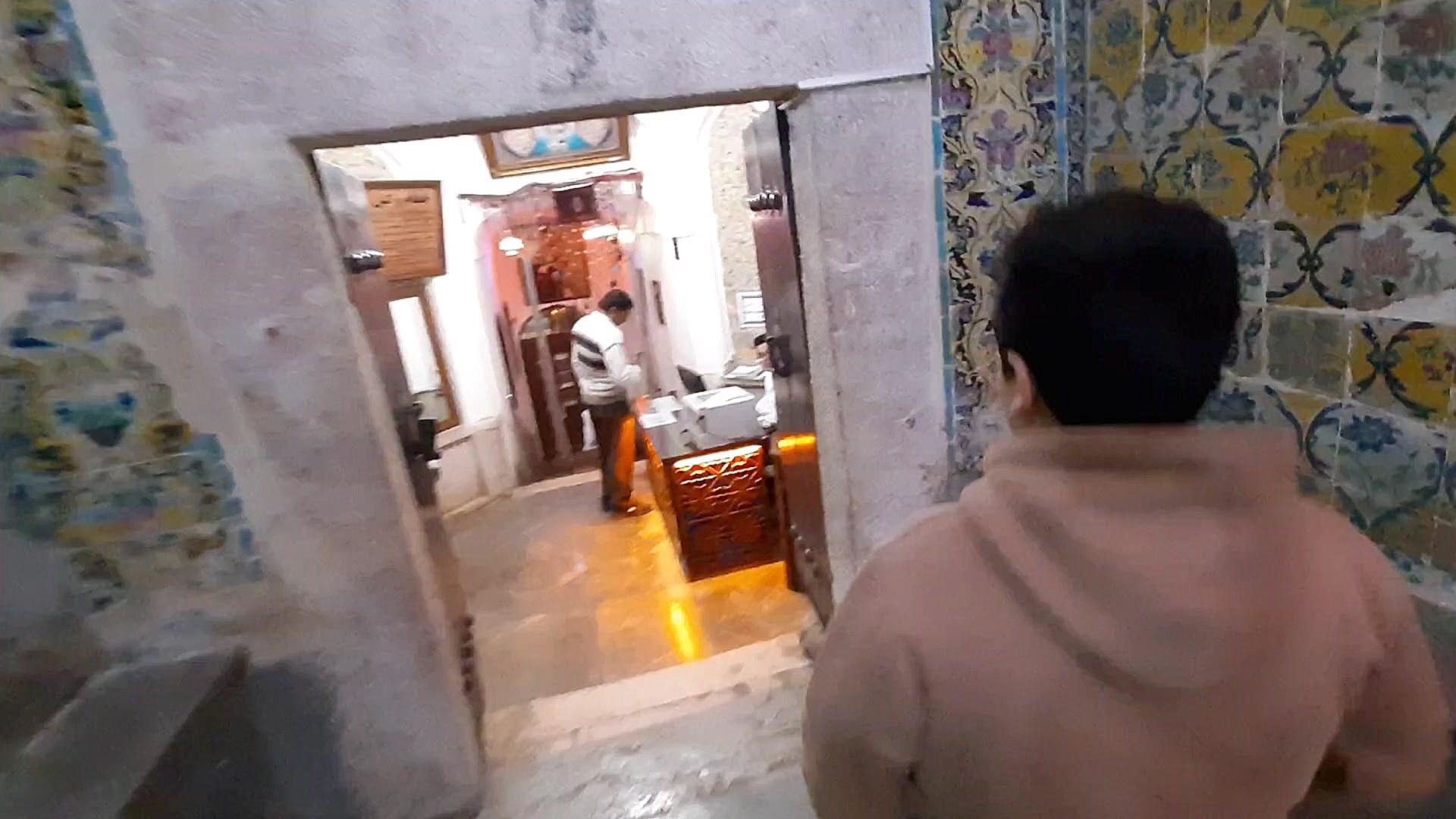 قسمت چهارم : معرفی چایخانه و رستوران سنتی وکیل در بازار بزرگ کرمان ُ زمان305ثانیه