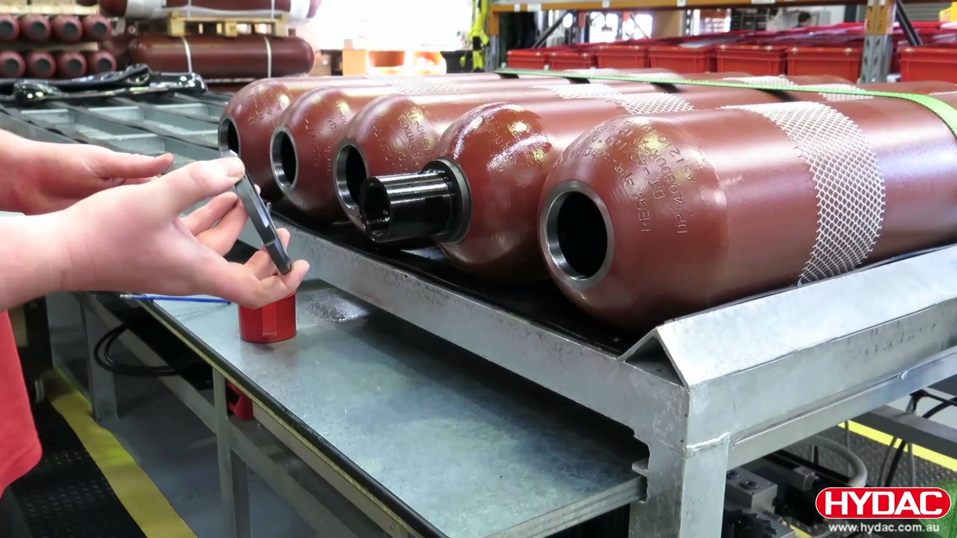 آموزش اکومولاتور هیدرولیکی چیست و تعویض تیوپ آن کامل