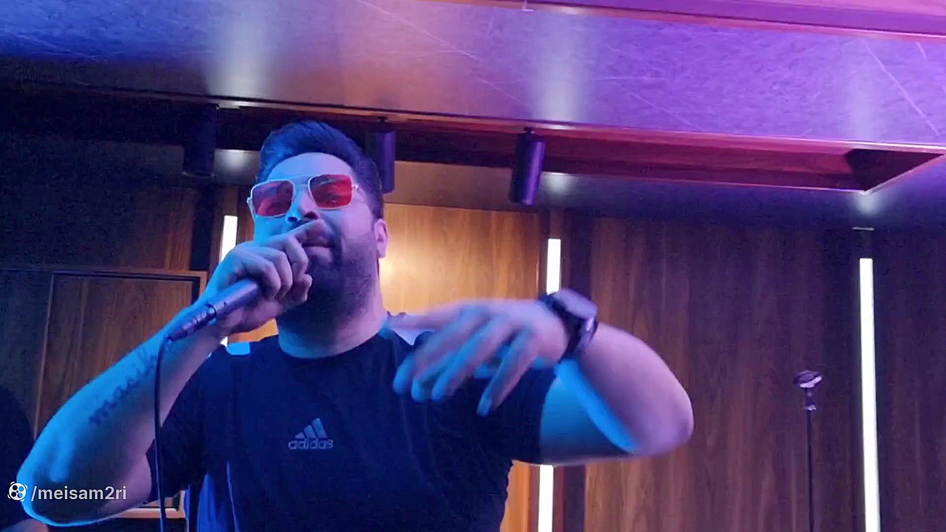 پوستر بزرگ