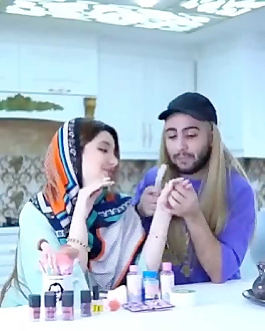 کیا ناخن کارن