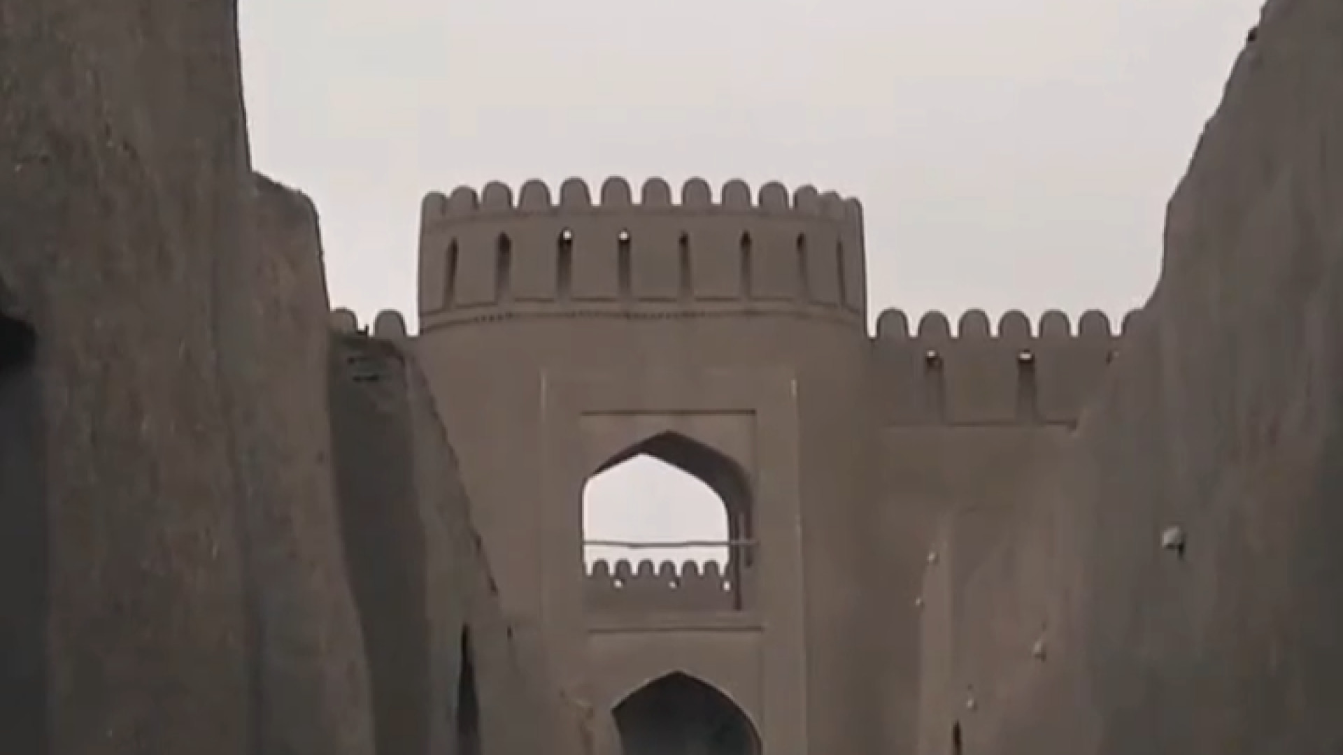 پوستر بزرگ