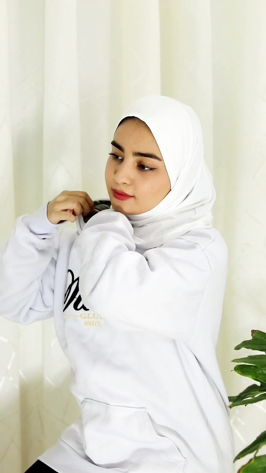 مقنعه اسپرت و رامش، بهترین انتخاب برای ورزش در فضای آزاد