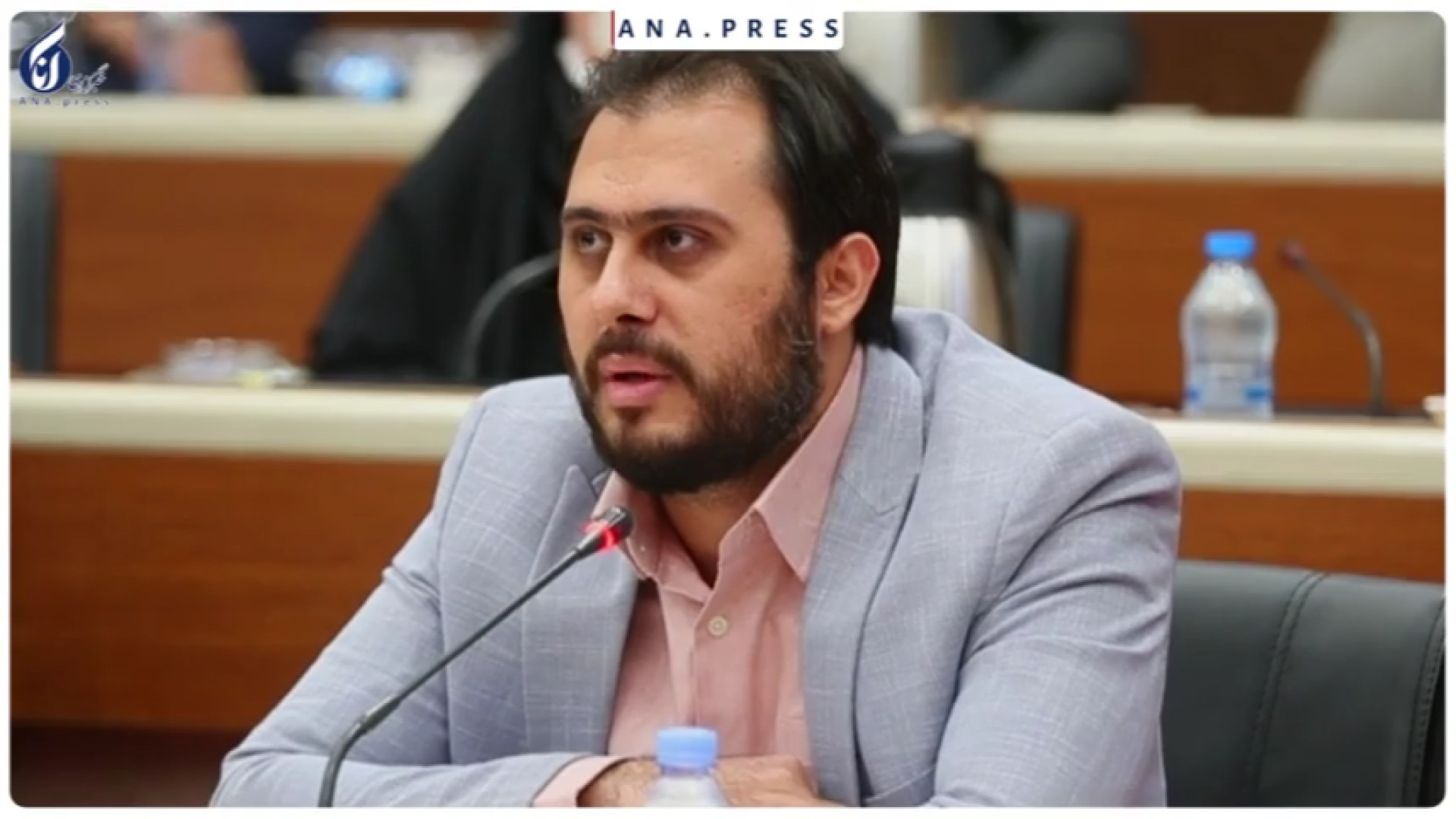علی قجری: اقتصاد دانش بنیان مهمترین عامل انگیزه و امید اجتماعی است لیفت صورت