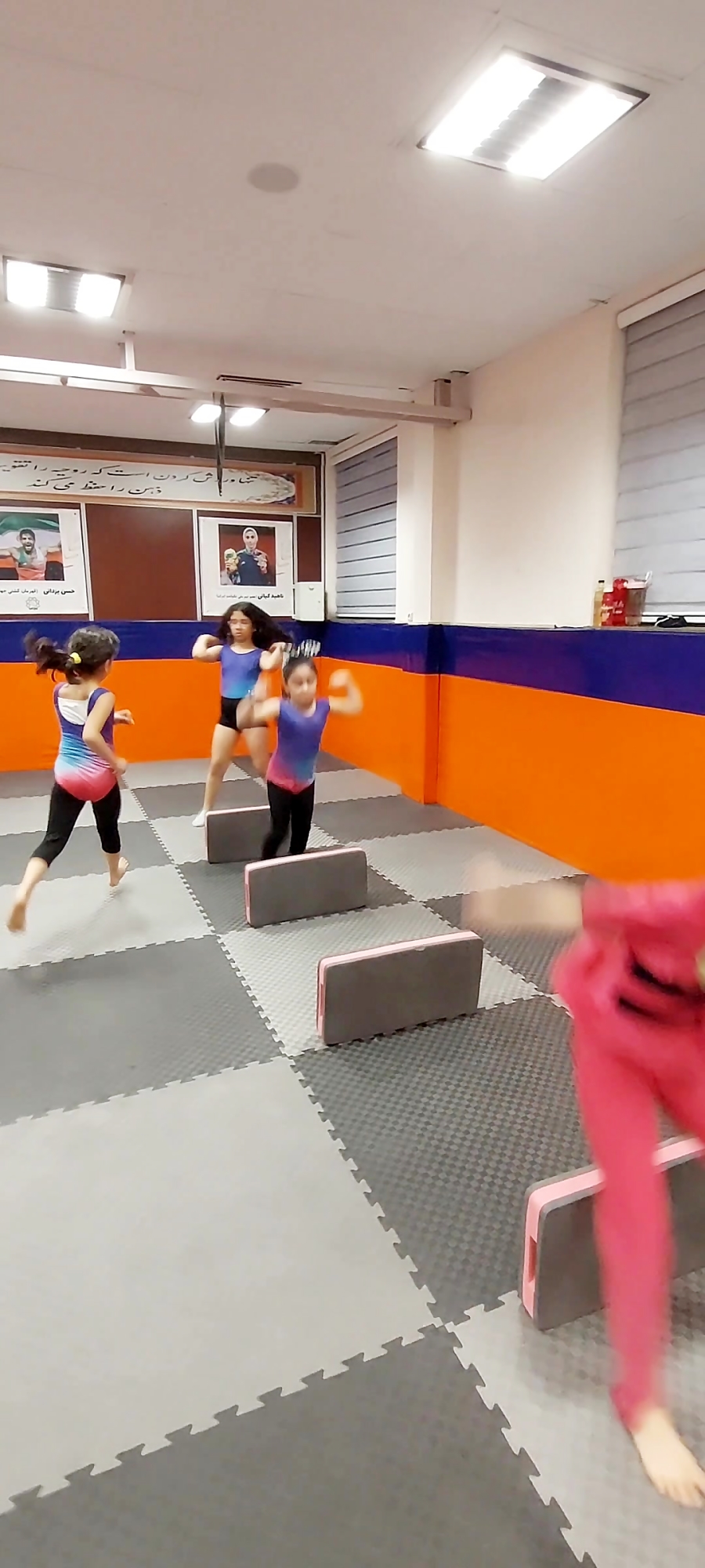 آکادمی ژیمناستیک رها،منطقه یک تلفن: 09197695403