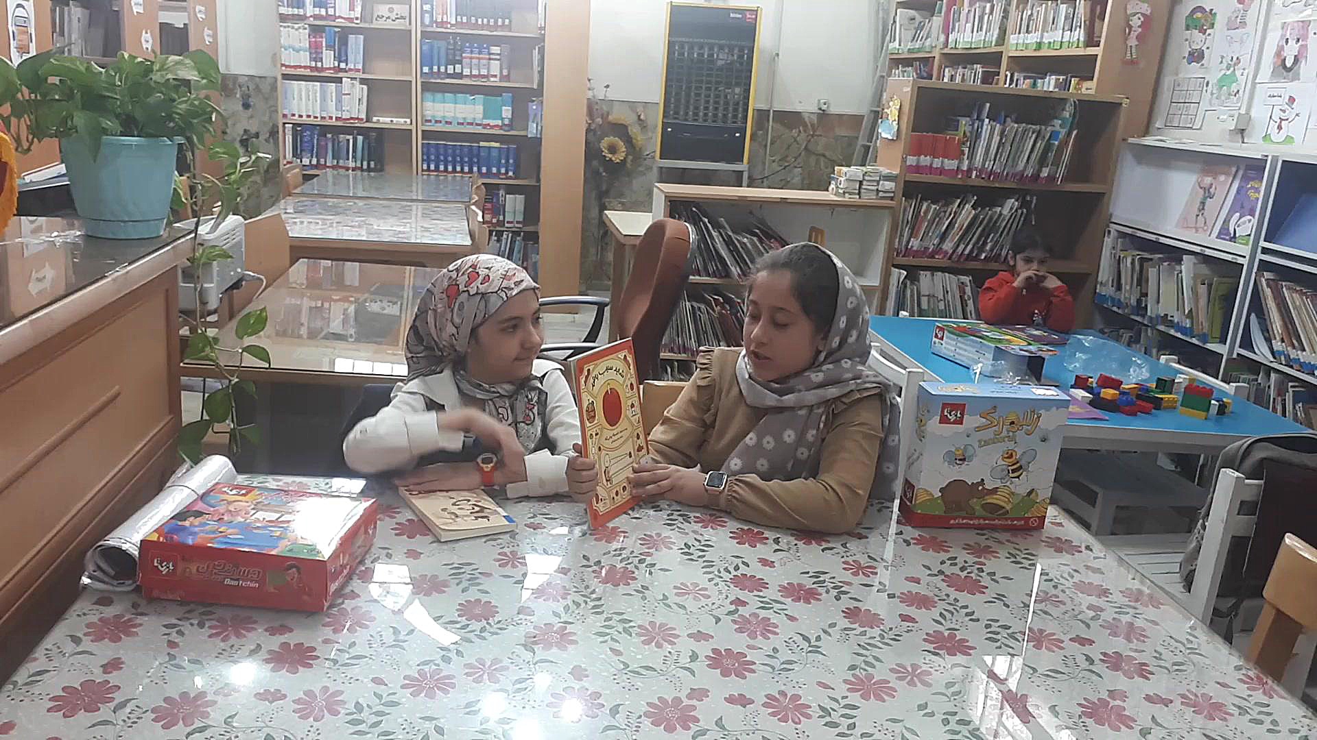 معرفی کتاب شاید این سیب باشد زمان89ثانیه