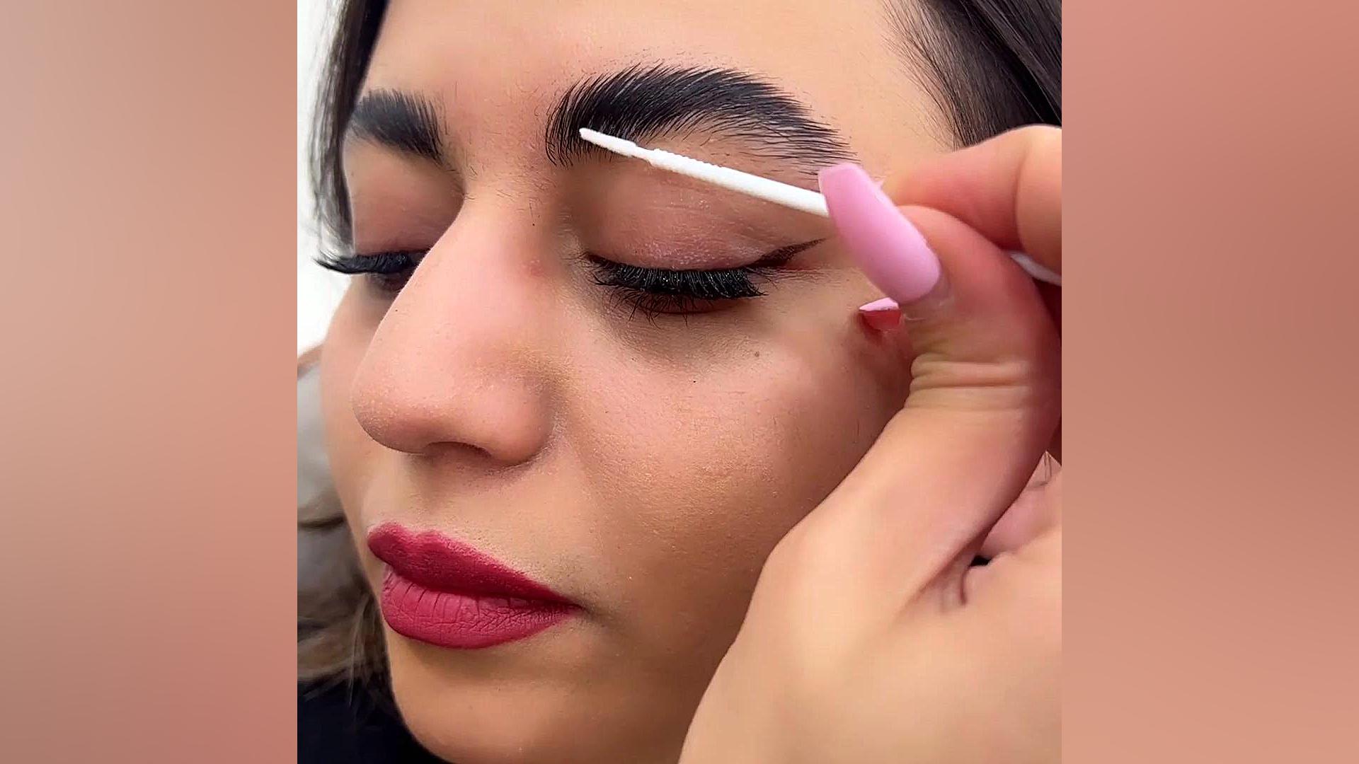 لیفت ابرو دندان شیری