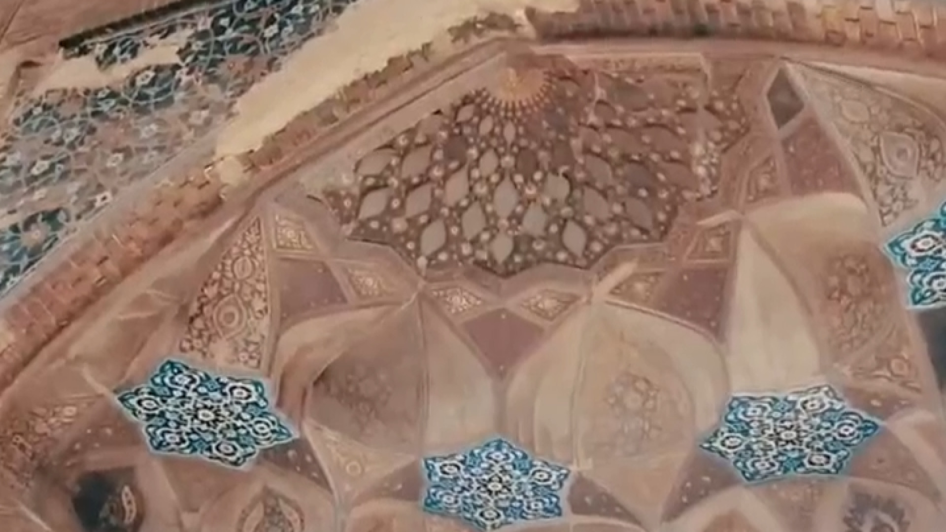 پوستر کوچک