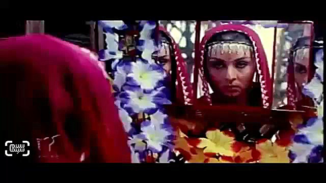 بخشی از فیلم گاهی واقعی با بازی حدیث فولادوند زمان74ثانیه
