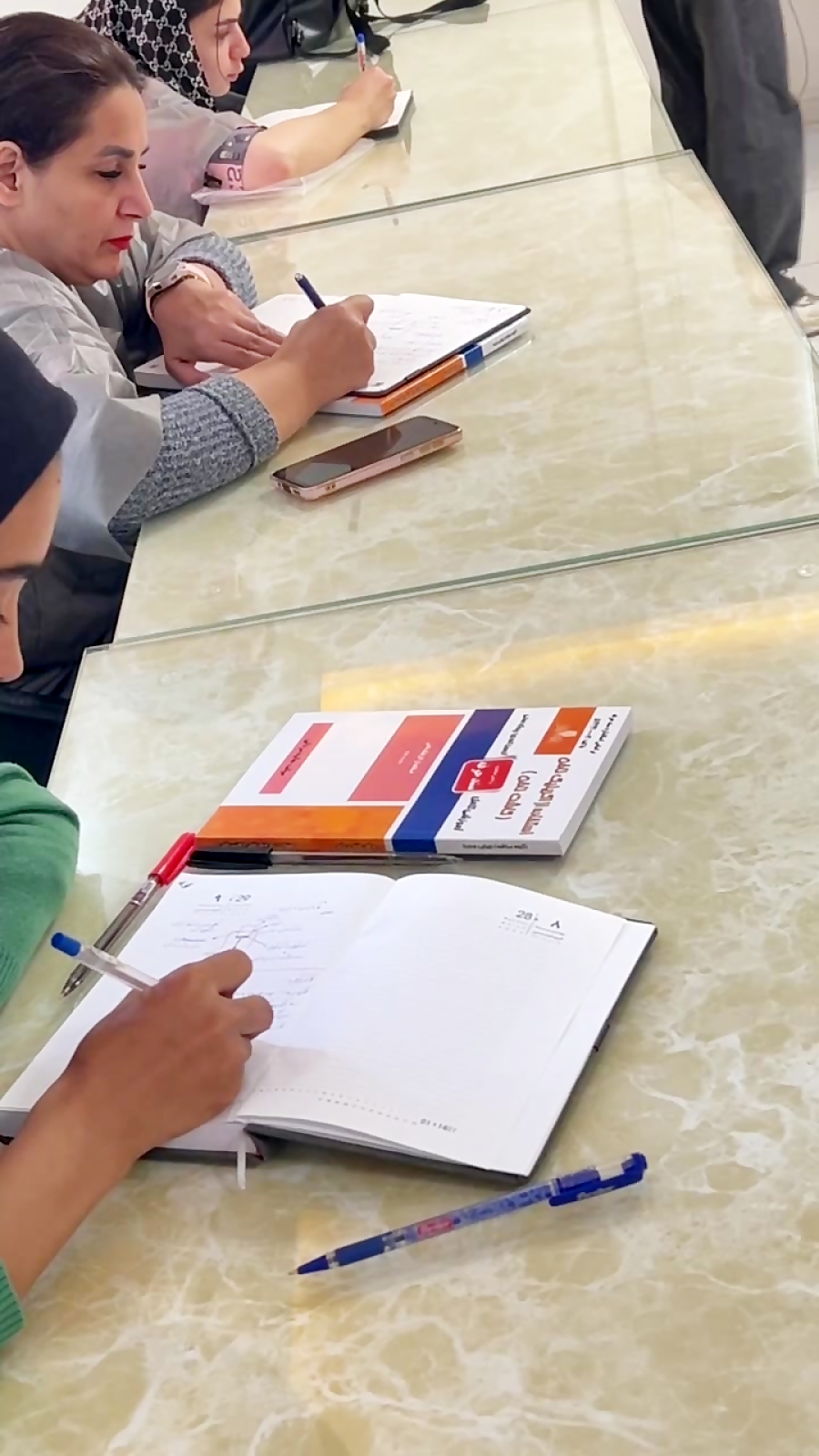 آموزش کاشت ناخن: مدرک کاشت ناخن سیمای هانی